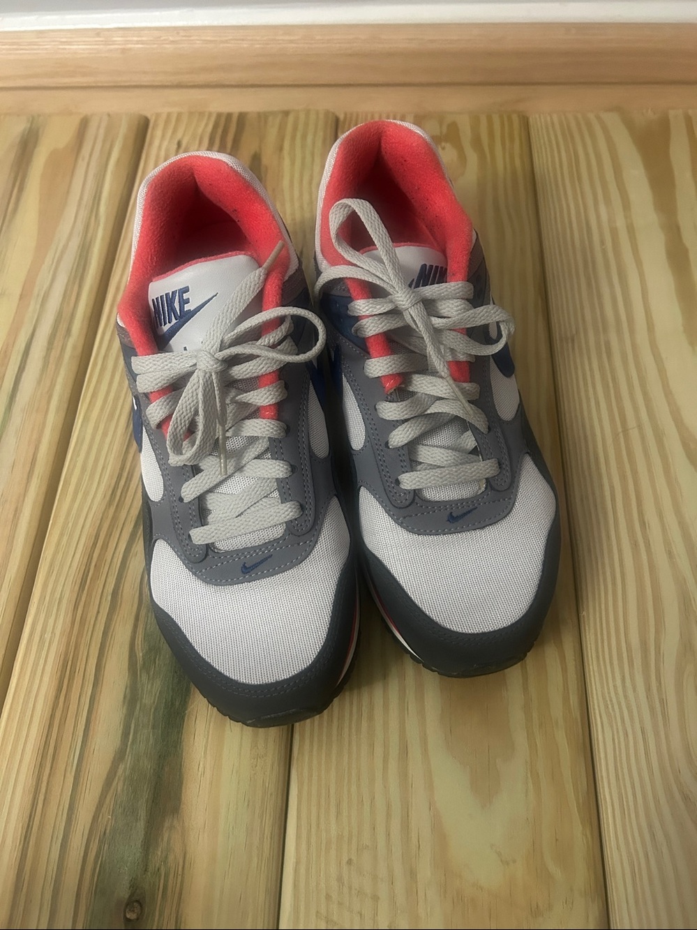 Womens Nike Air Max Correlate sneakers size 9 Neutral Grey